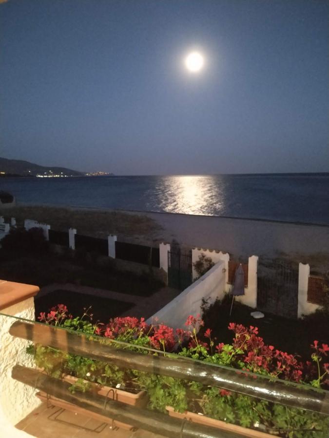 In Front Of The Beach - La Terrazza Sul Mare فلوميني دي كوارتو المظهر الخارجي الصورة