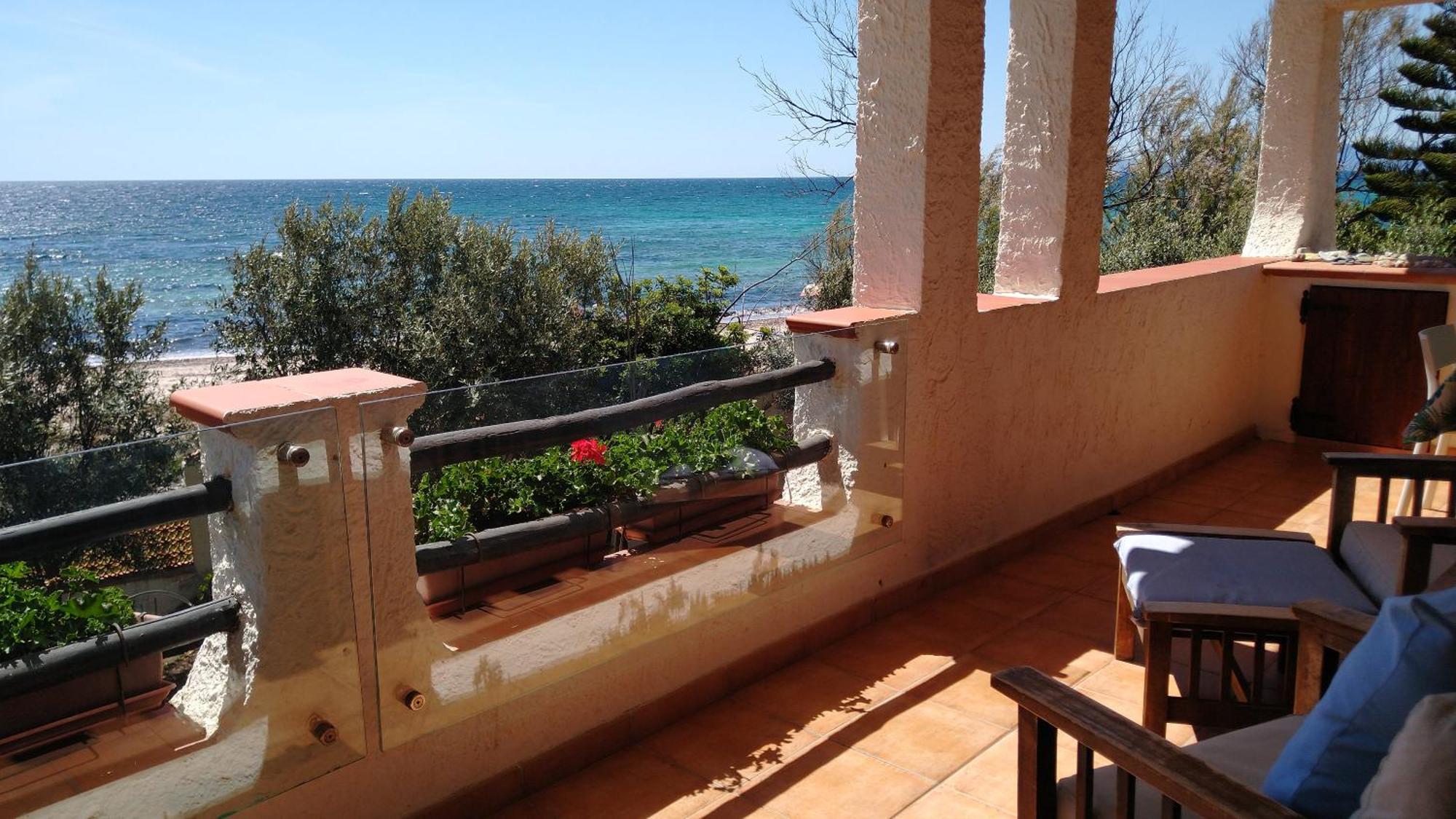 In Front Of The Beach - La Terrazza Sul Mare فلوميني دي كوارتو المظهر الخارجي الصورة